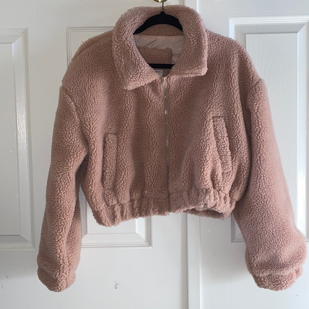NWOT UO Pink Cropped Fuzzy Sherpa Teddy Jacket